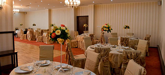 Picture weddings and events at the Crossroads Inn